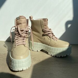 Air Jordan 1 Brooklyn Boots (cream/pink)